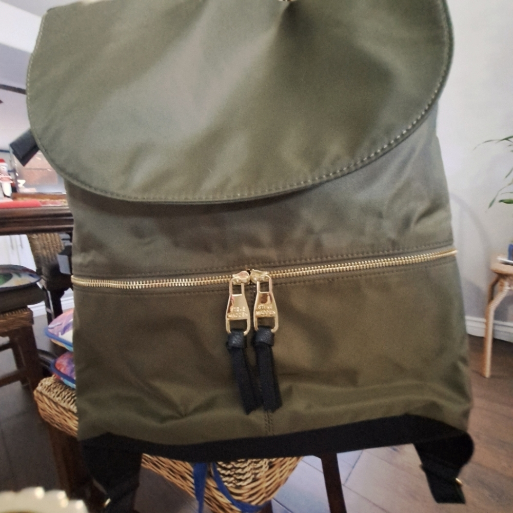 Steve Madden Backpack (army green)